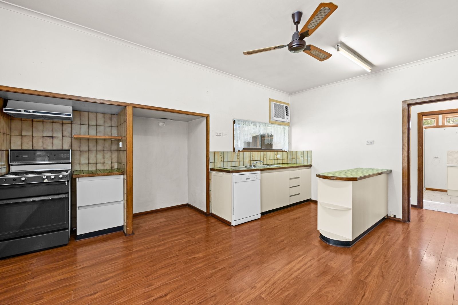 17 Camden Road, Hughesdale VIC 3166, Image 1