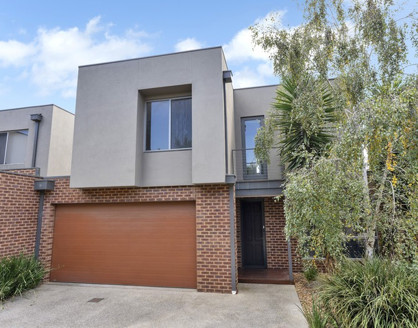 3/2A Queens Court, Werribee VIC 3030