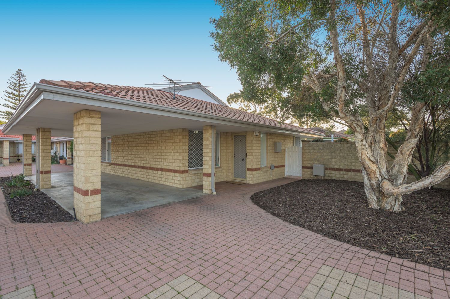 1/13 Ellam Street, St James WA 6102, Image 2