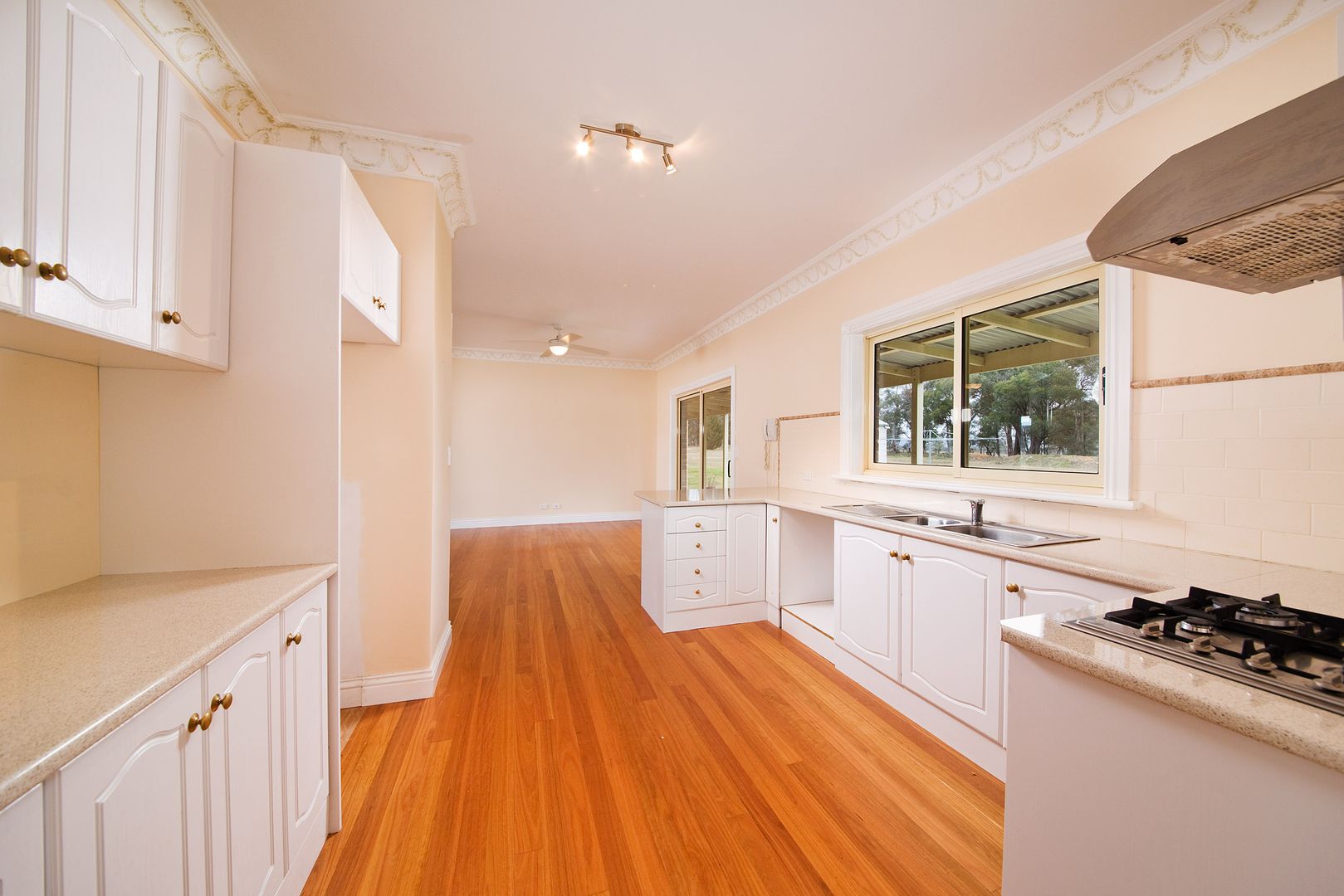 73 Franks Place, Hartley NSW 2790, Image 2