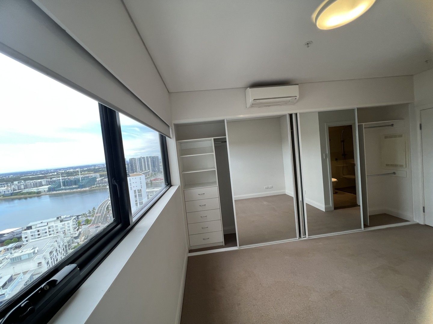2 bedrooms Apartment / Unit / Flat in Level 19/42 walker RHODES NSW, 2138
