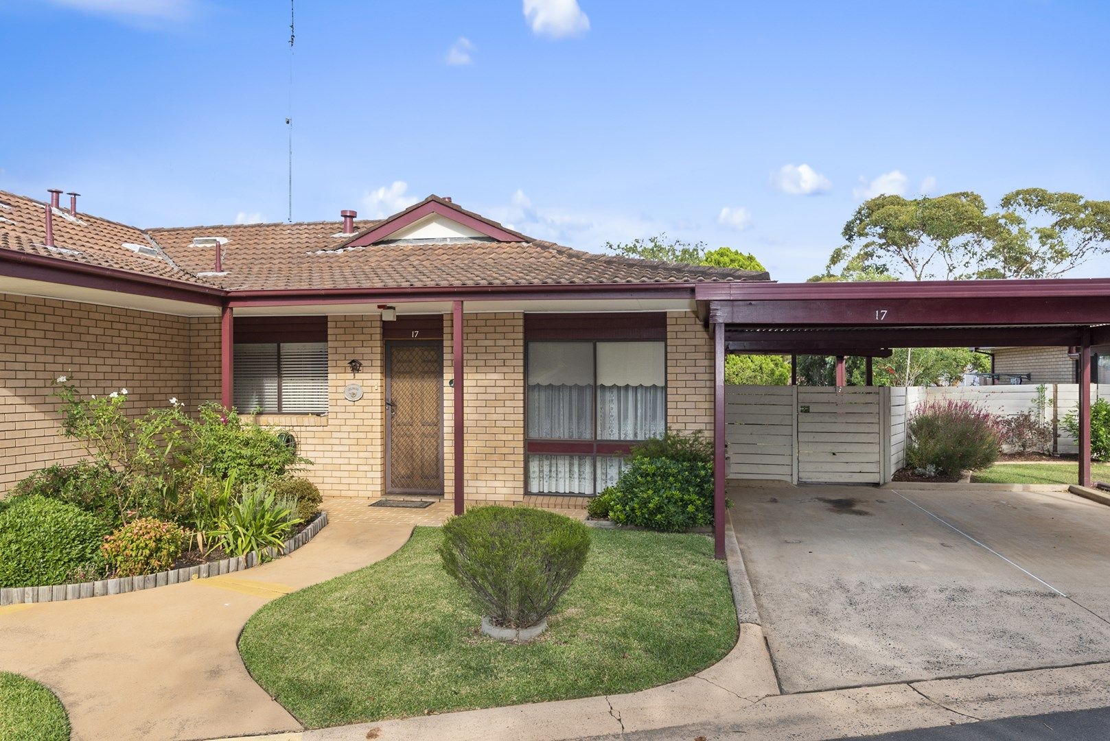 17/31 Crookston Drive, Camden South NSW 2570, Image 0