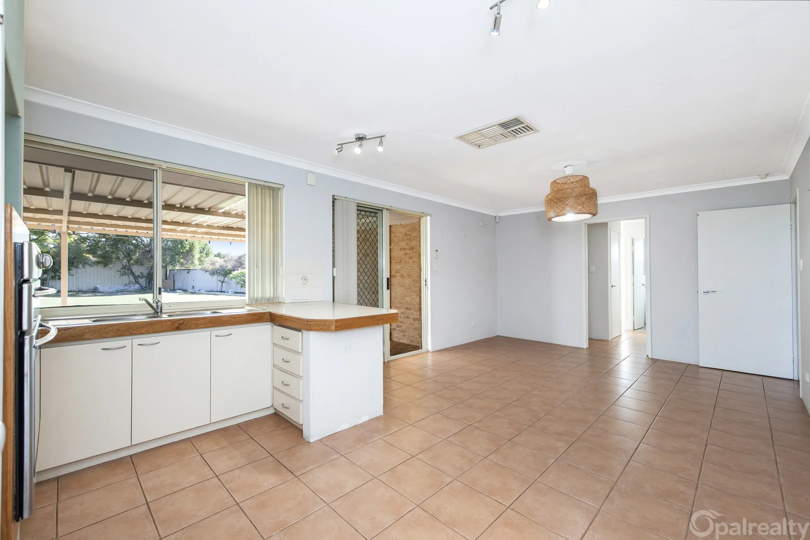 Additional image 5 of 4 Dress Circle, Warnbro WA 6169