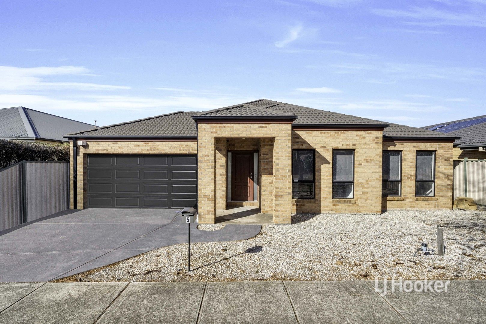 4 bedrooms House in 5 Halifax Court POINT COOK VIC, 3030