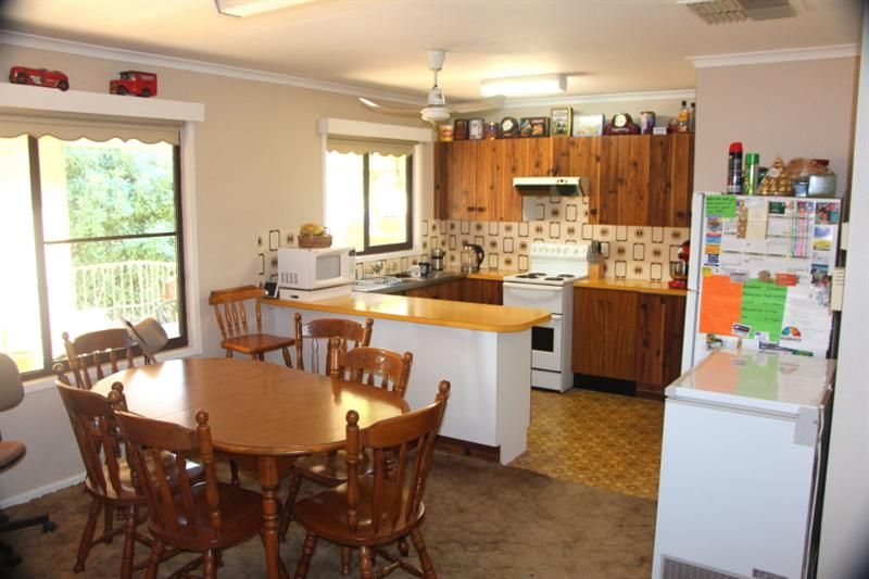 2 Rose Street, WOMBAT NSW 2587, Image 2