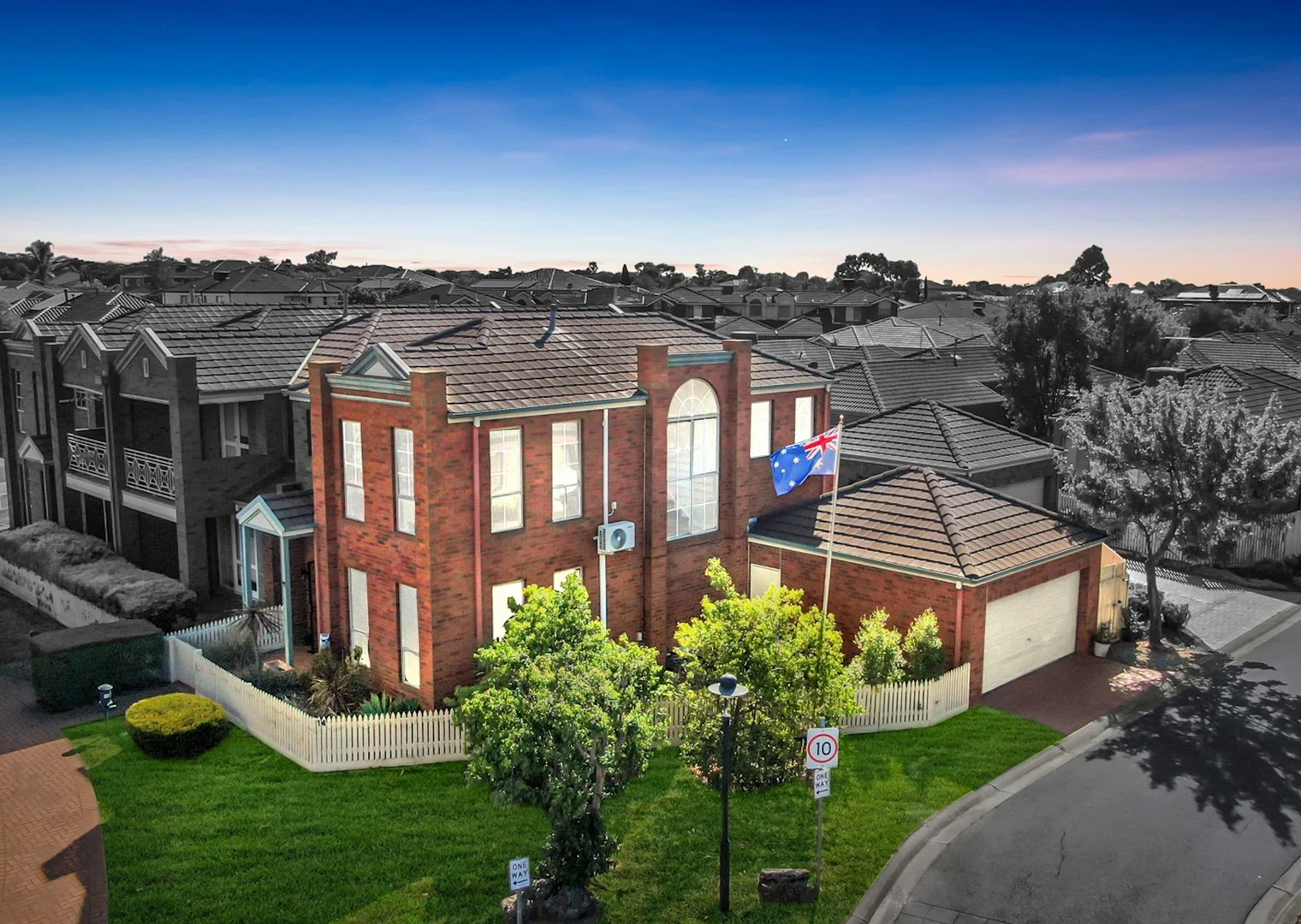 14 Wattletree Dr, Taylors Hill VIC 3037