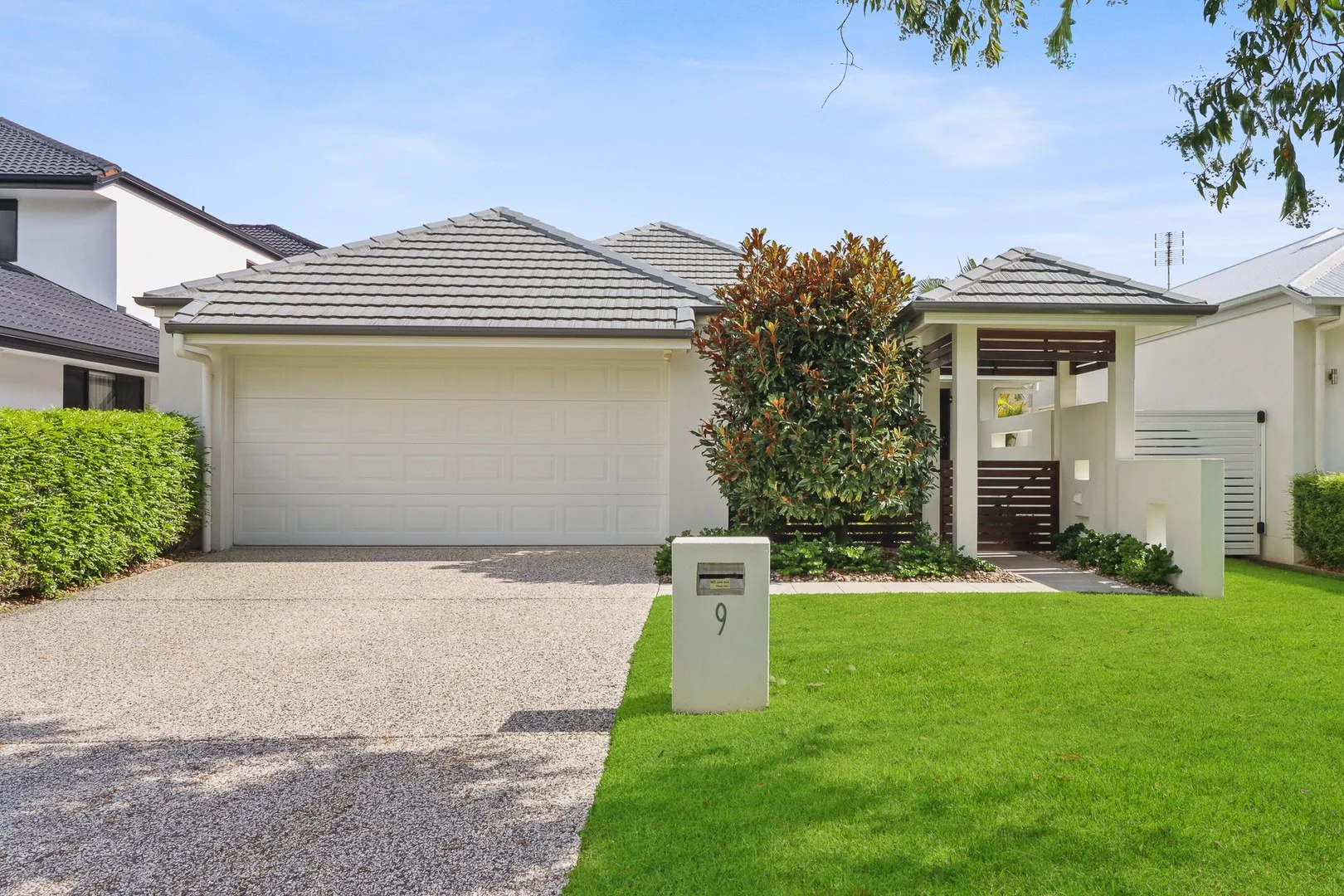 9 Seahorse Dr, Twin Waters QLD 4564