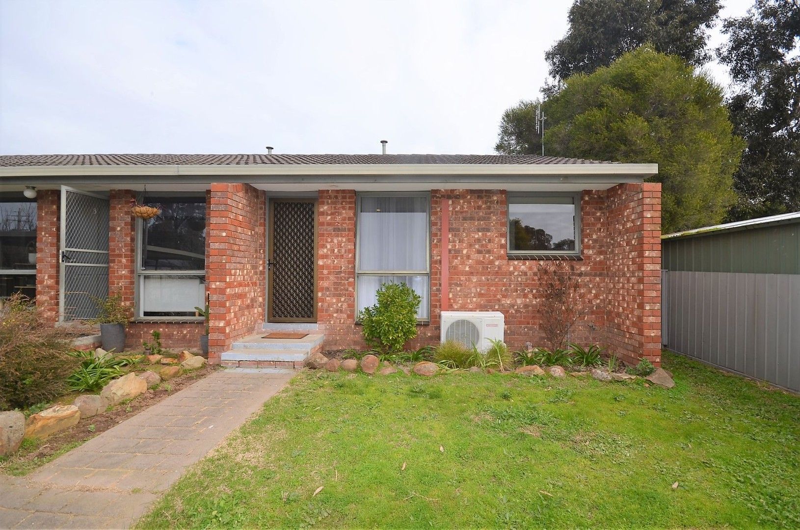 1 bedrooms Apartment / Unit / Flat in 4/8 Tennyson Street QUARRY HILL VIC, 3550