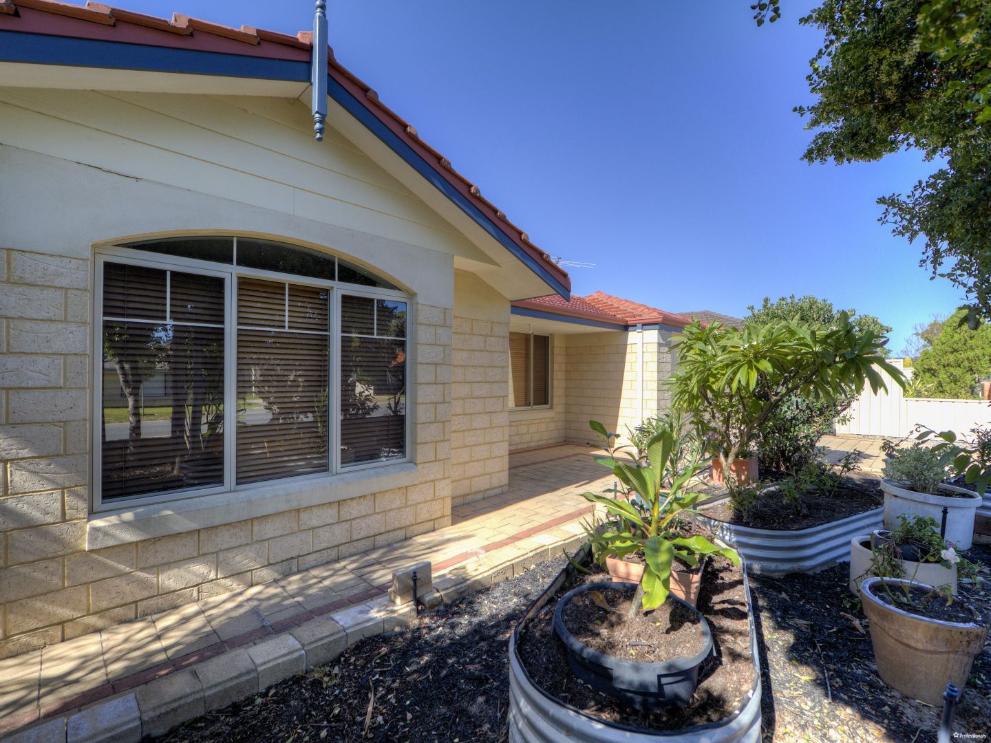 48 Sheffield Road, Wattle Grove WA 6107, Image 2