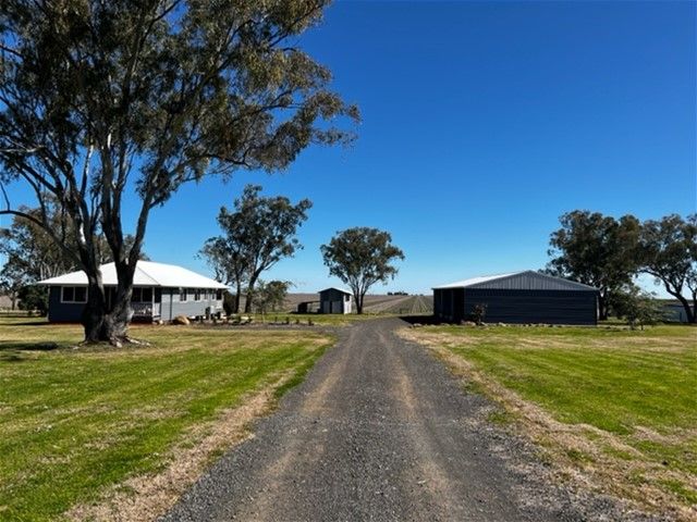 18 Hustons Place, Pirrinuan QLD 4405, Image 0