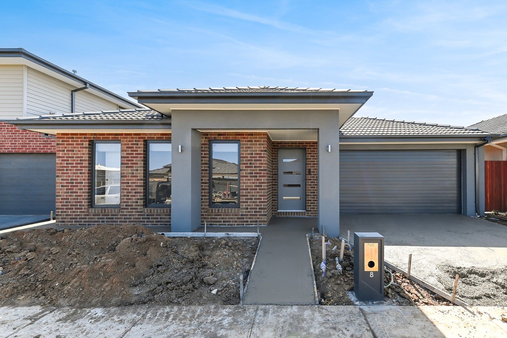 4 bedrooms House in 8 Langwarrin Crescent CLYDE NORTH VIC, 3978