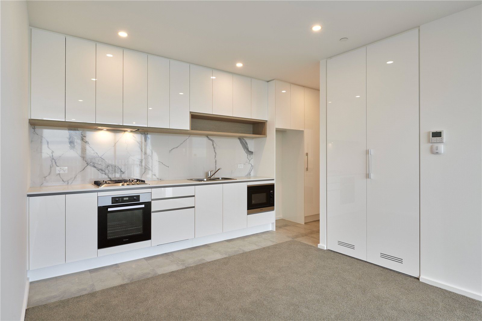 2 bedrooms Apartment / Unit / Flat in 1202/560 Lonsdale Street MELBOURNE VIC, 3000