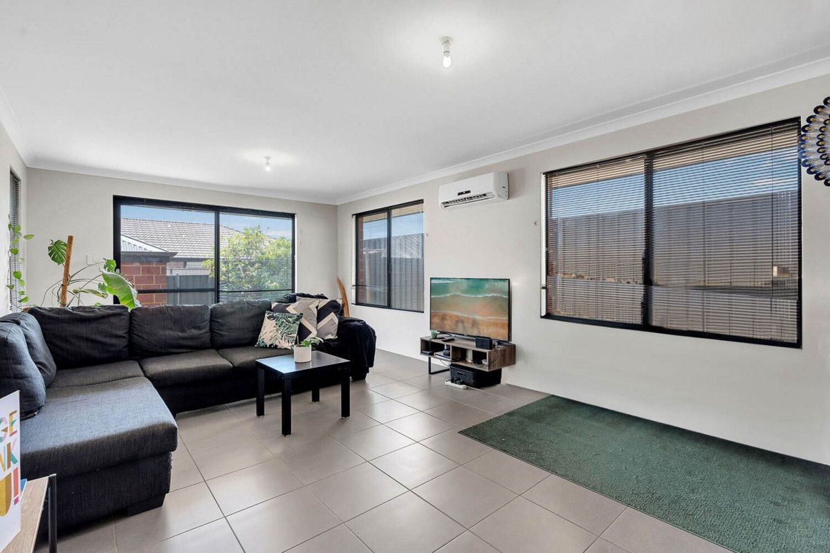 3 bedrooms House in 12 Campine Drive SOUTHERN RIVER WA, 6110