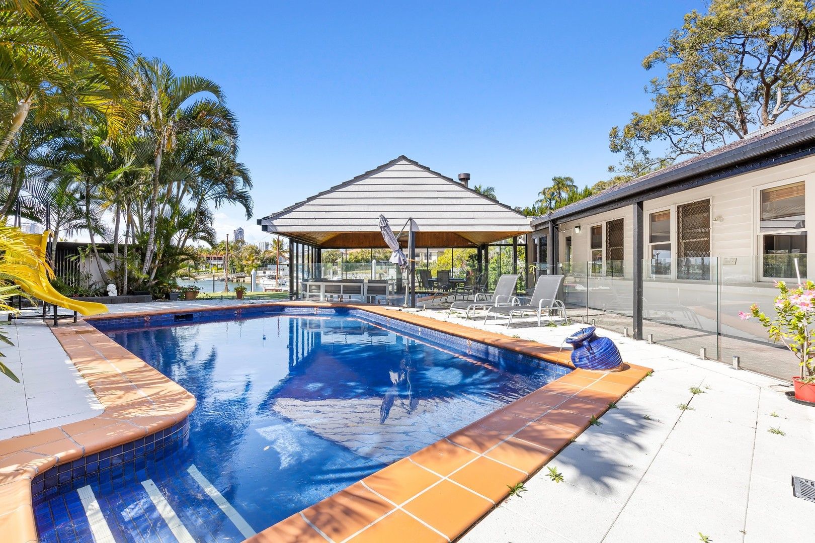 5 bedrooms House in 3 Brighton Parade SOUTHPORT QLD, 4215