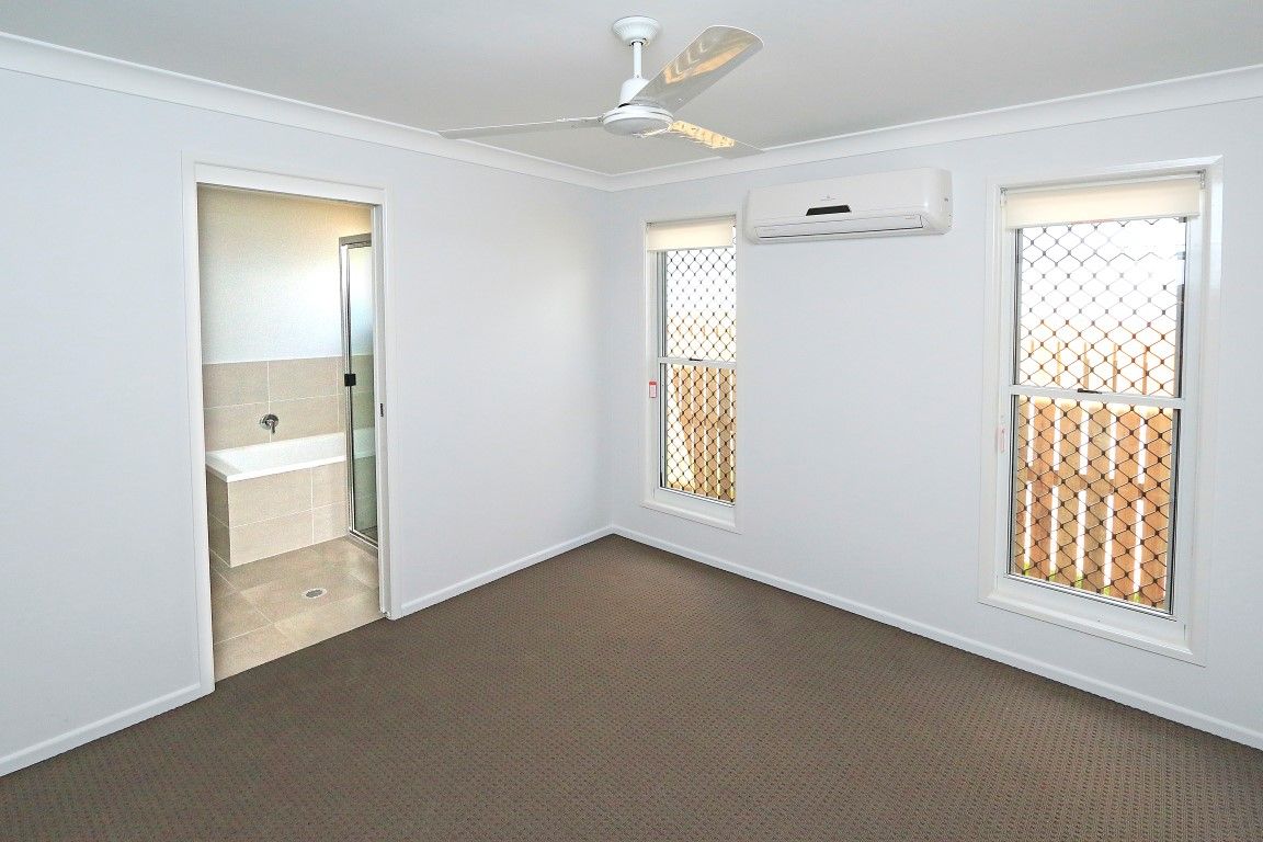 2/15 Card Street, Berserker QLD 4701, Image 2