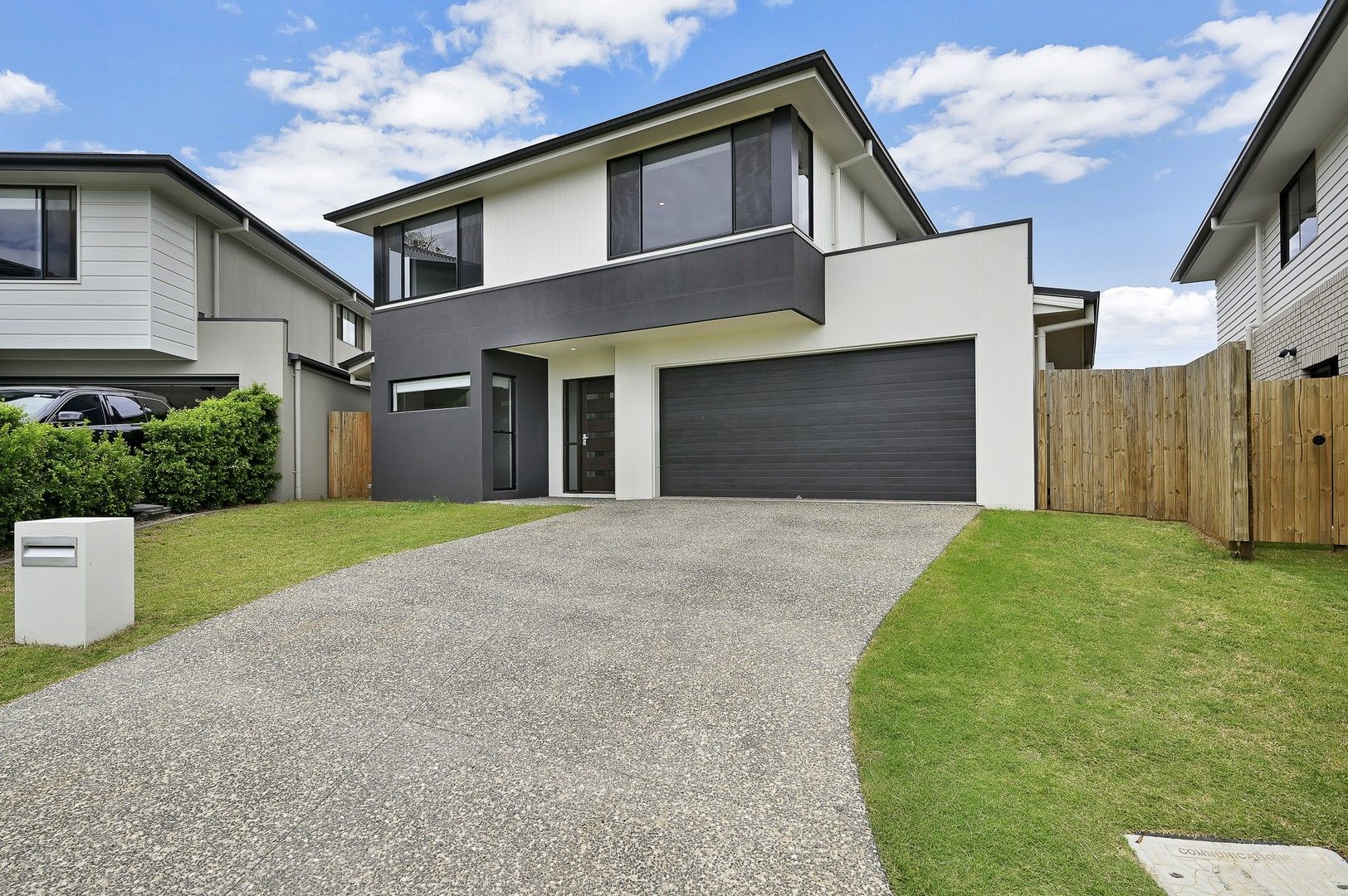 5 bedrooms House in 11 Best Place TINGALPA QLD, 4173