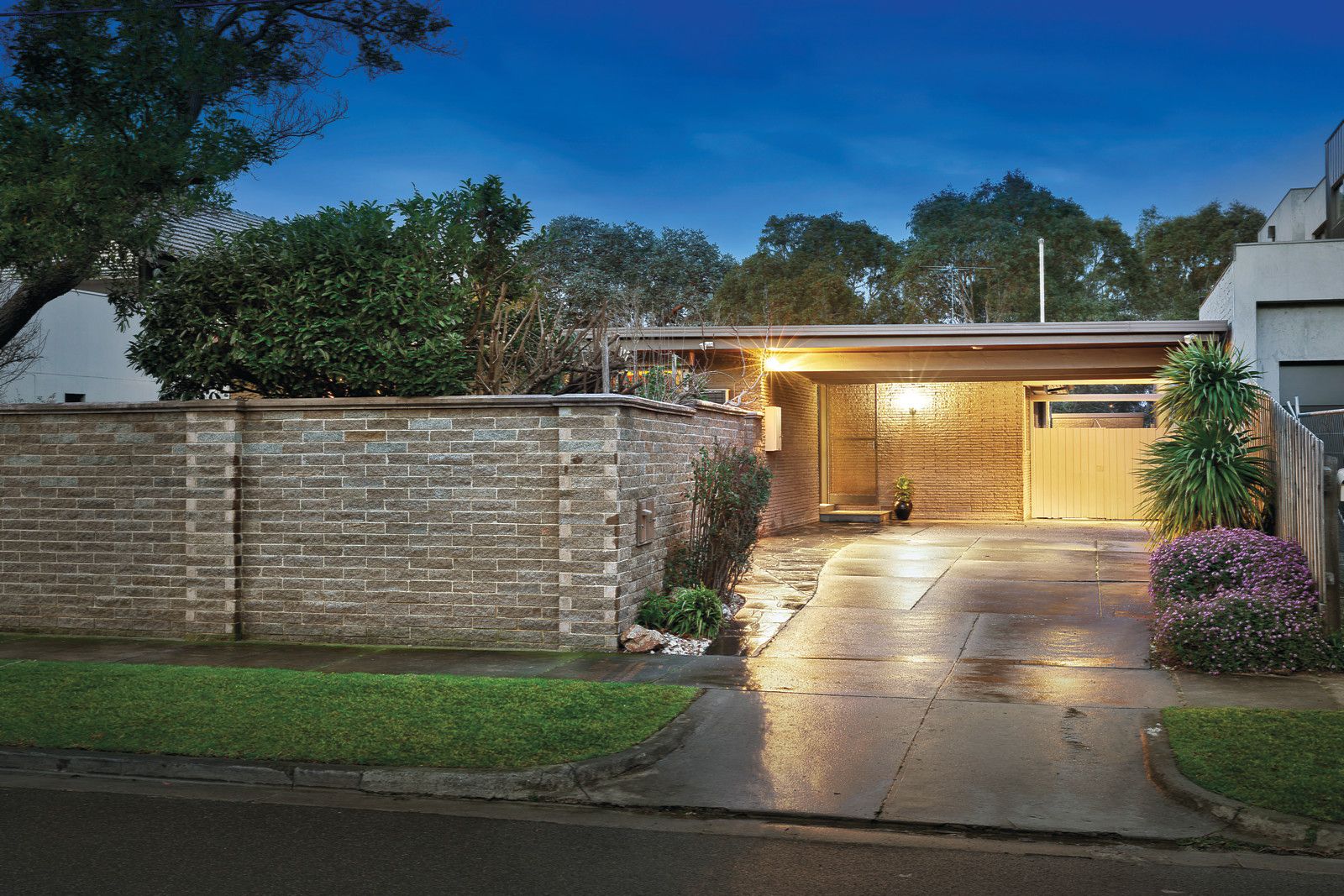 4 Horton Close, Brighton VIC 3186, Image 2