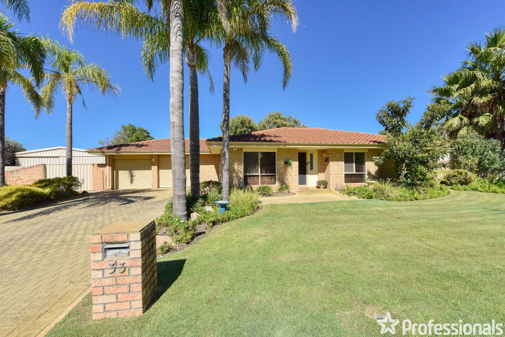 4 bedrooms House in 33 Castlereagh Circle PORT KENNEDY WA, 6172