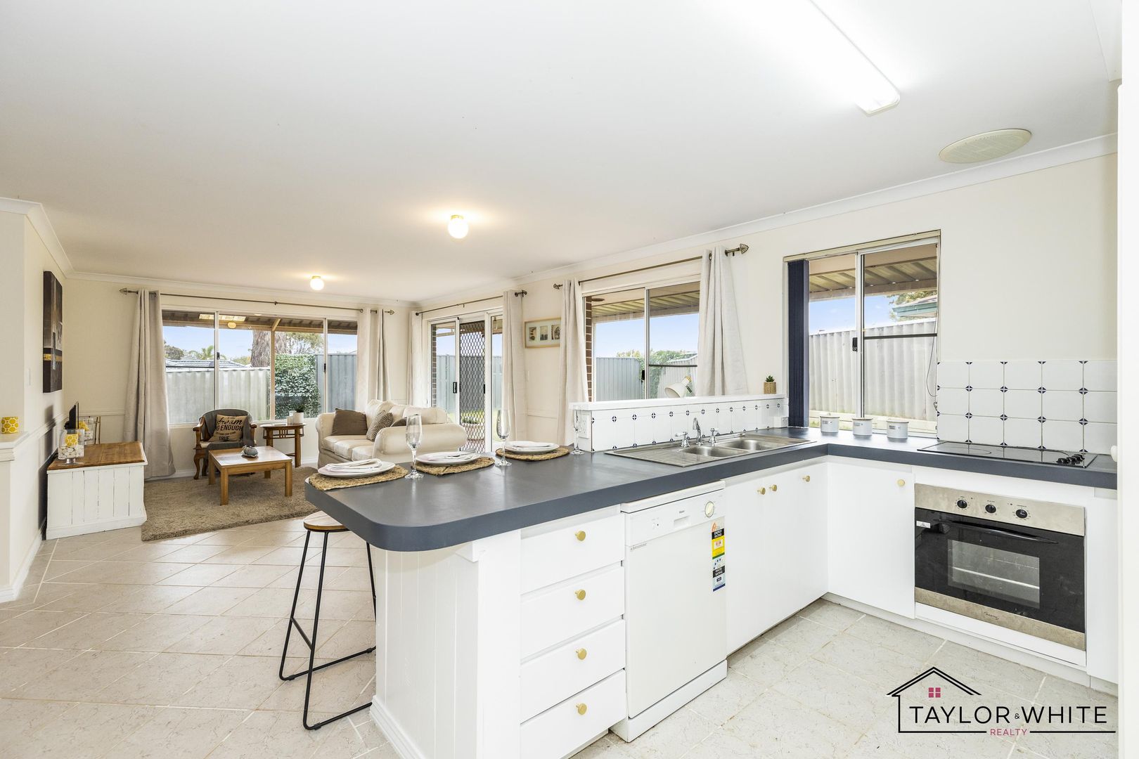 5 Nepean Retreat, Quinns Rocks WA 6030, Image 2