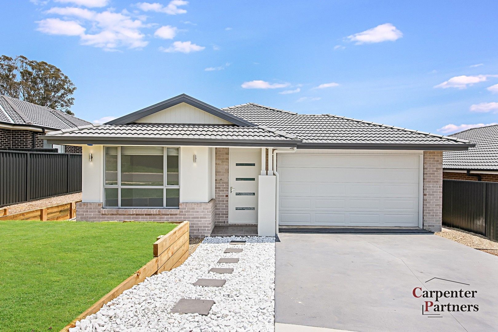 4 bedrooms House in 10 Travellers Way TAHMOOR NSW, 2573