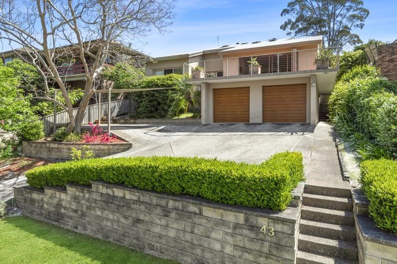 5 bedrooms House in 43 Londonderry Drive KILLARNEY HEIGHTS NSW, 2087