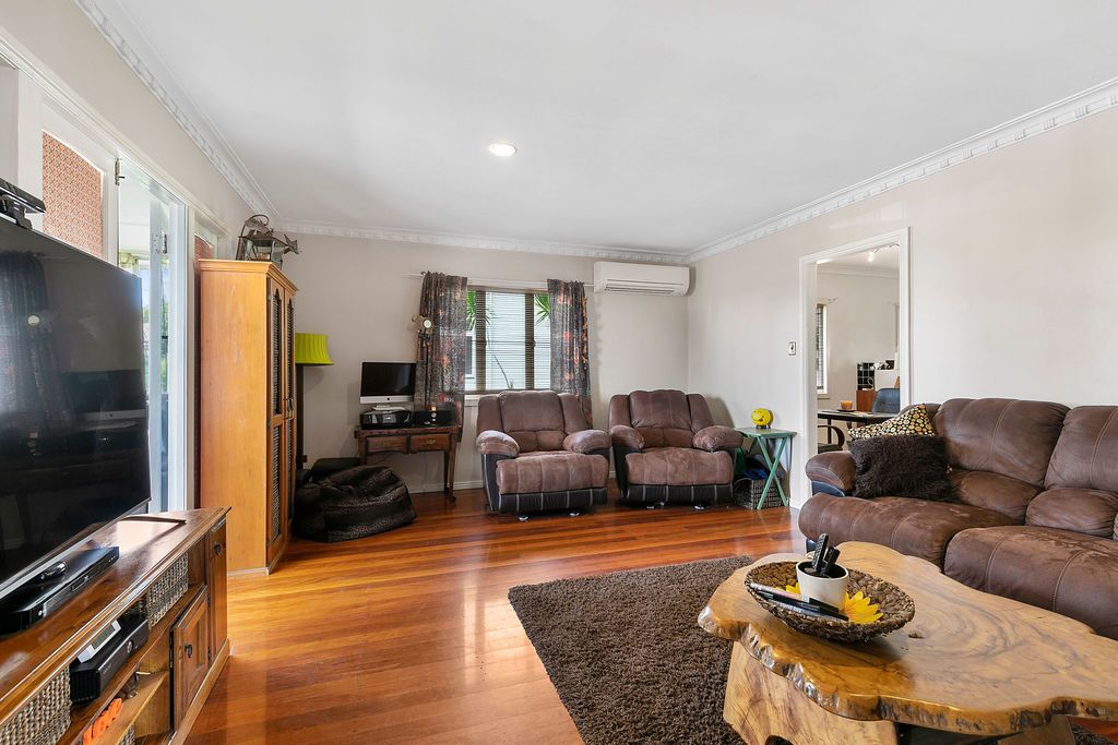 33 TULKARA STREET, Manly West QLD 4179, Image 2