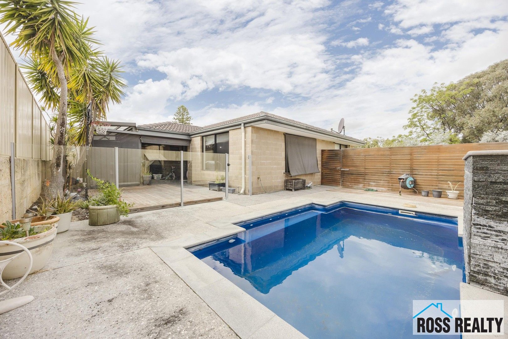 3 bedrooms House in 1 Troy Street BASSENDEAN WA, 6054