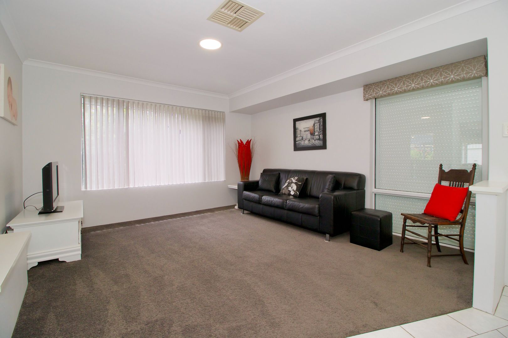 9 Aspen Court, Cooloongup WA 6168, Image 2