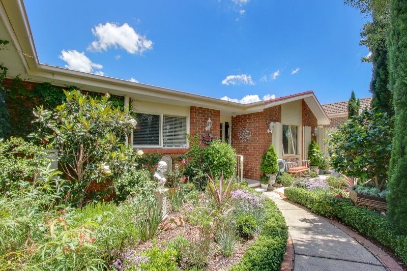 39 Castleton Crescent, Gowrie Property History & Address Research