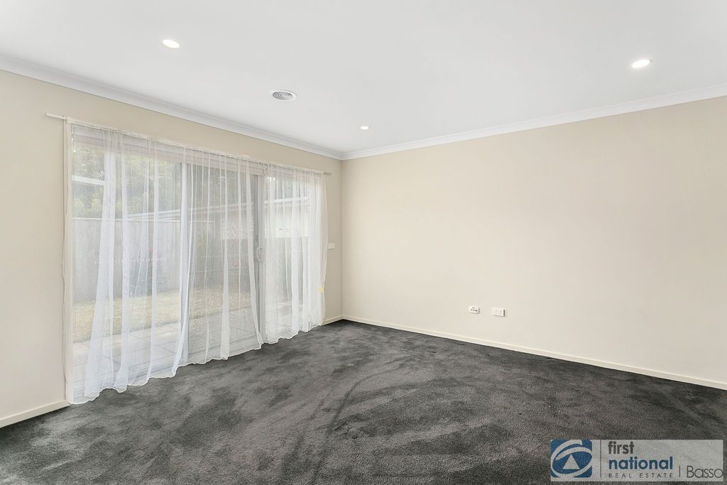 2/1 Braidwood Avenue, Rosebud VIC 3939, Image 2