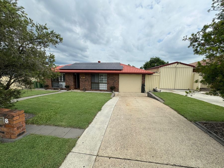 8 Blenheim Crescent, Yamanto QLD 4305, Image 2