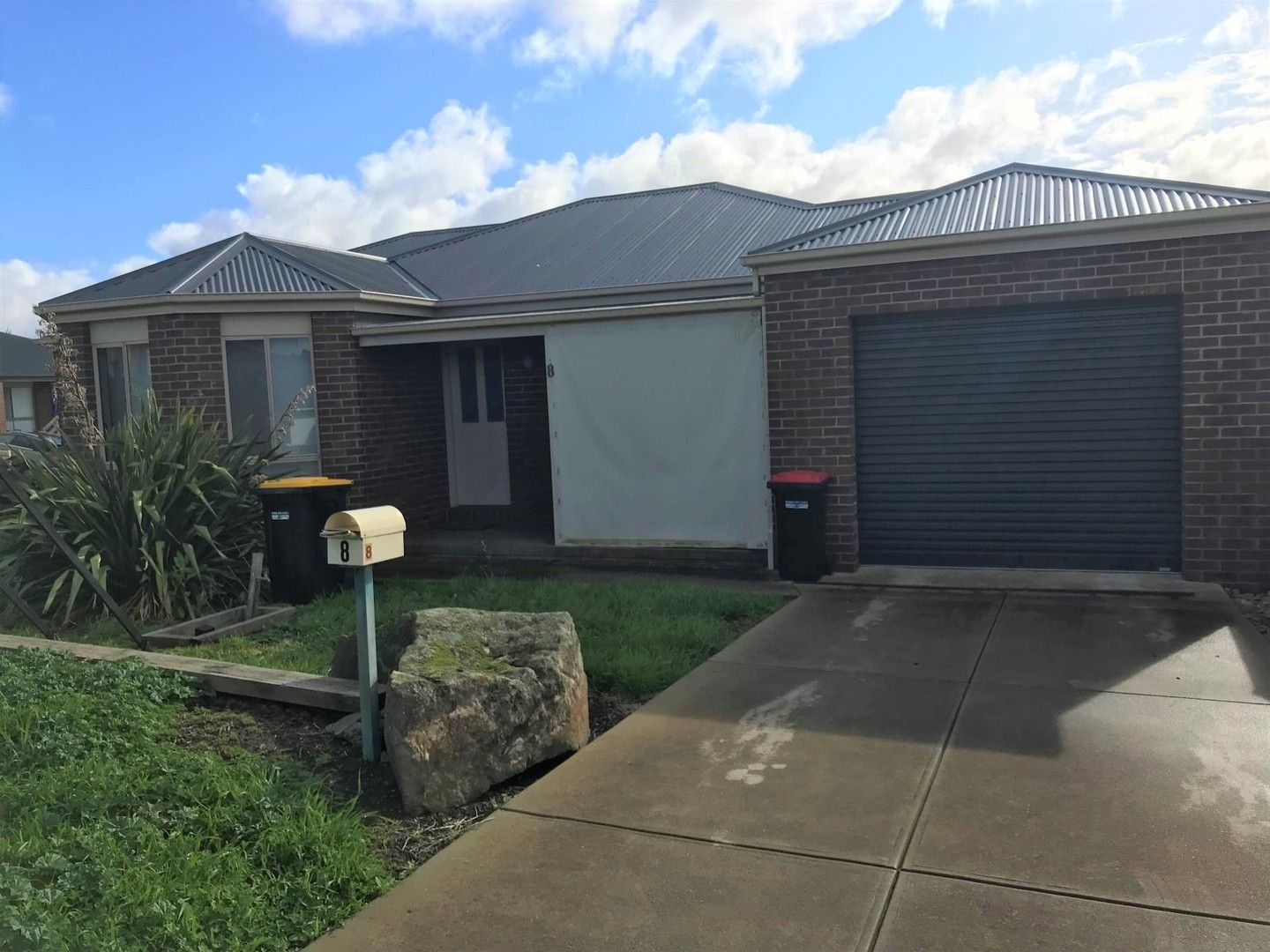 3 bedrooms House in 8 Chrystobel Way KILMORE VIC, 3764