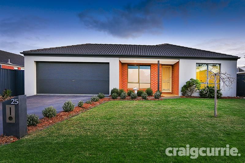 25 Mallee Circuit, Pakenham VIC 3810