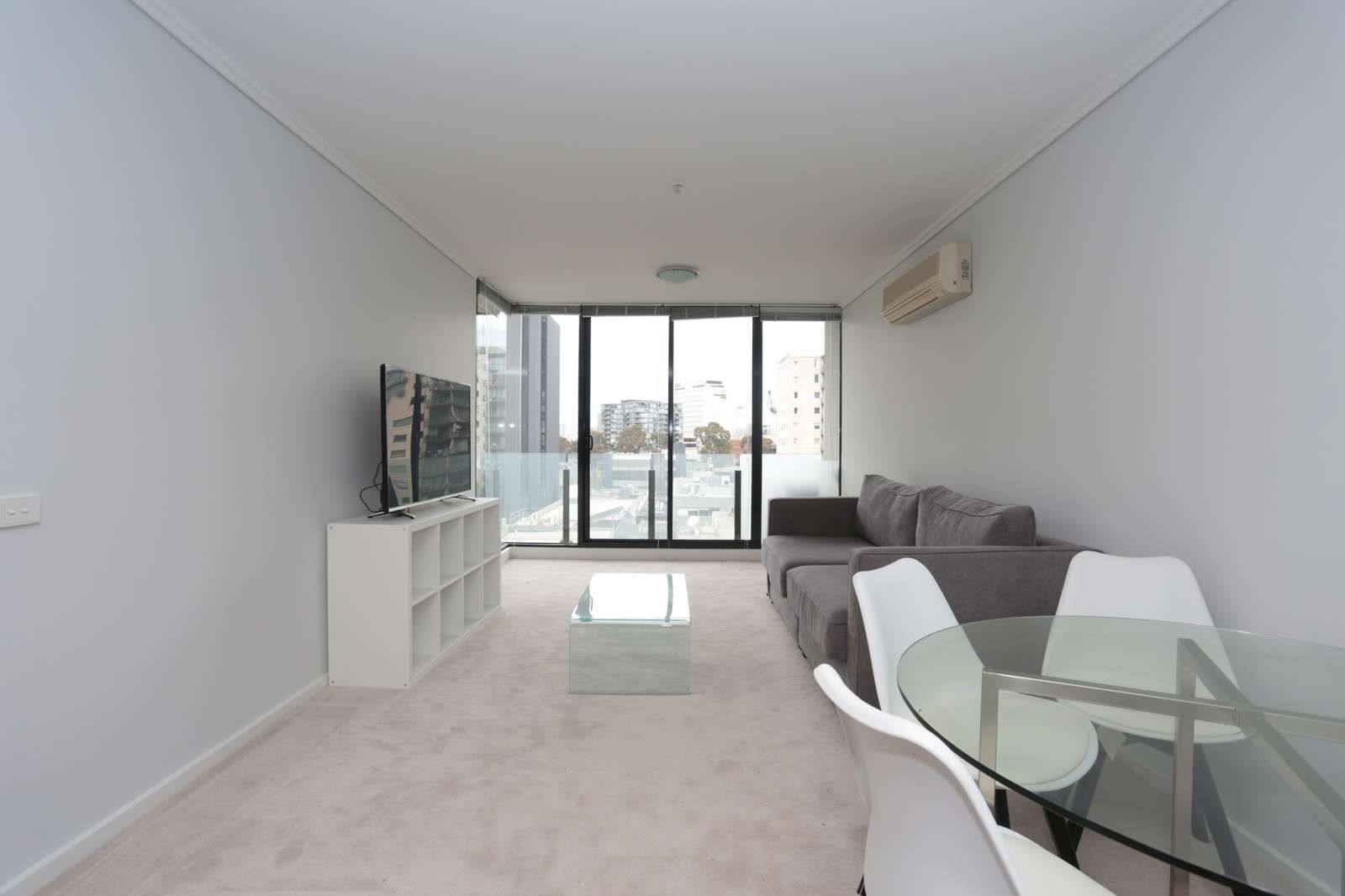 609/38 Bank Street, South Melbourne VIC 3205, Image 2