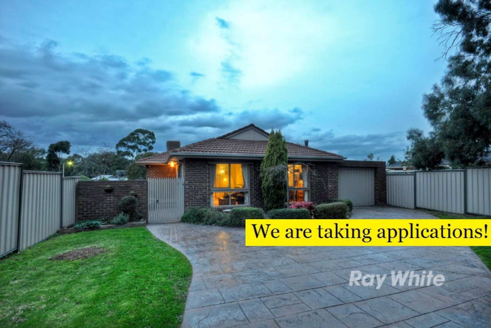 4 bedrooms House in 21 Saxon Avenue WANTIRNA VIC, 3152