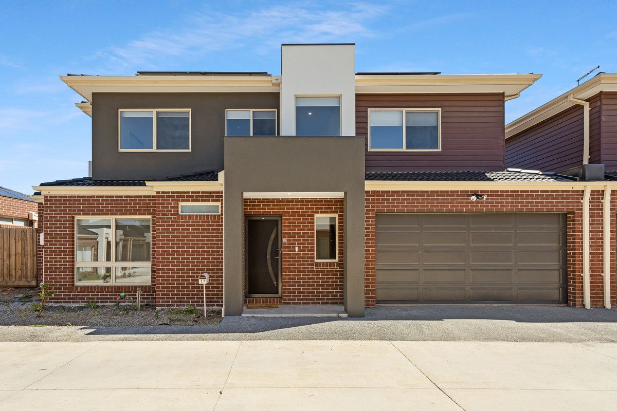 4 bedrooms House in 17 Hill View Crescent FERNTREE GULLY VIC, 3156