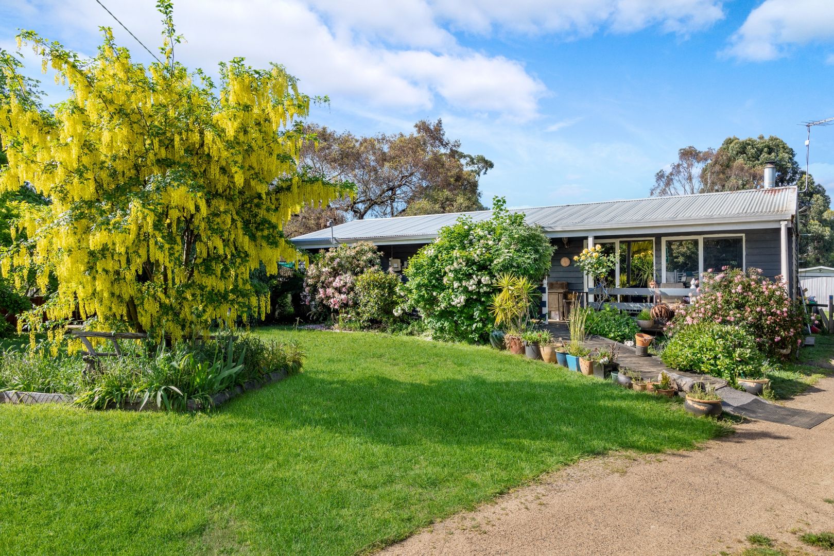 8890 Barry Street, Romsey Property History & Address Research Domain