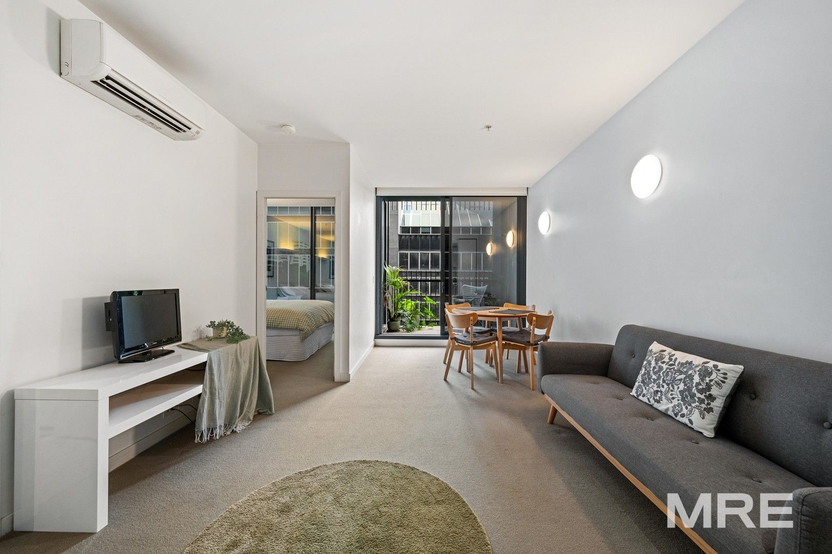 2 bedrooms Apartment / Unit / Flat in 305/470 St Kilda Road MELBOURNE VIC, 3004