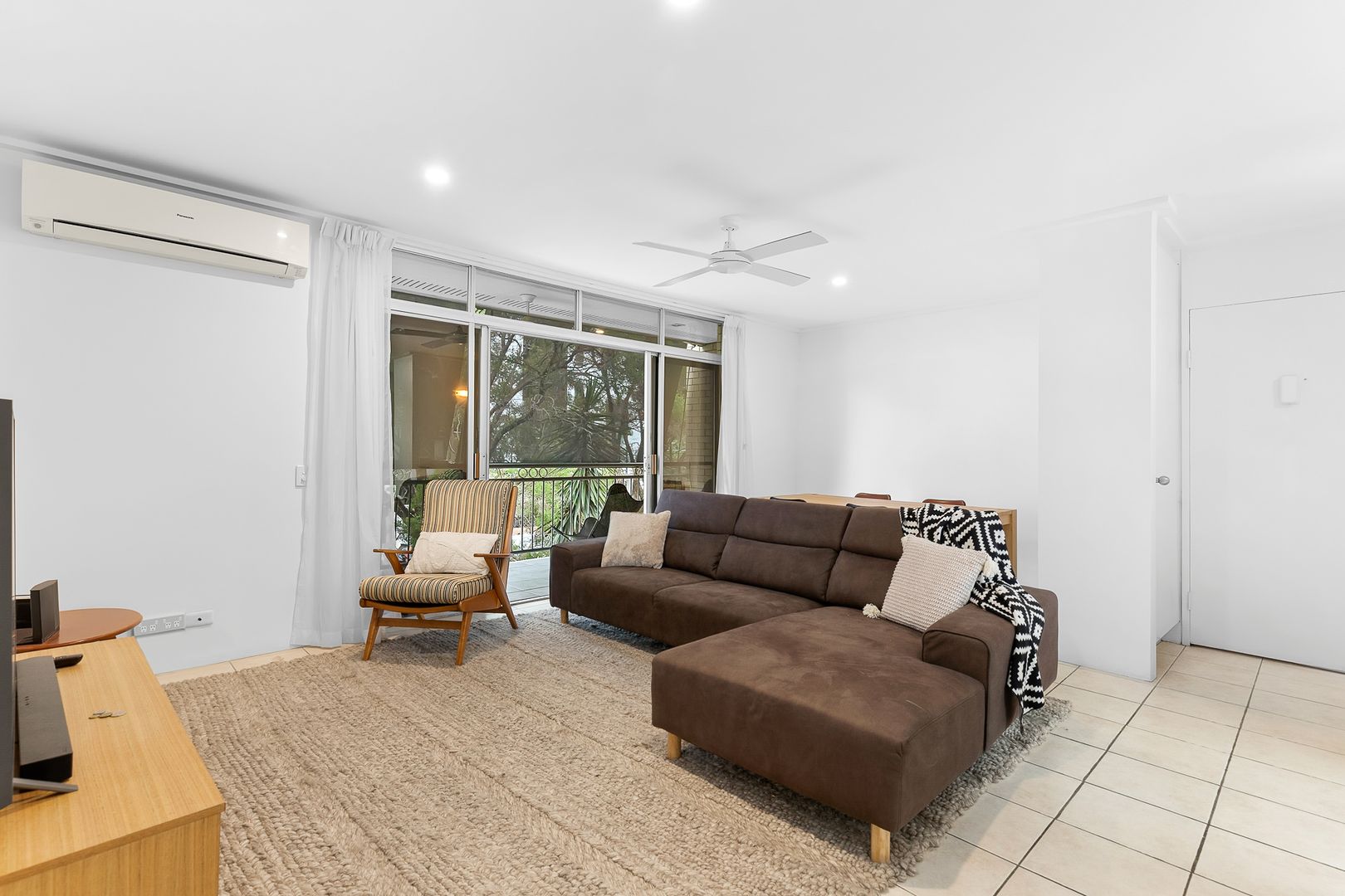 9/138 Clarence Road, Indooroopilly QLD 4068, Image 2
