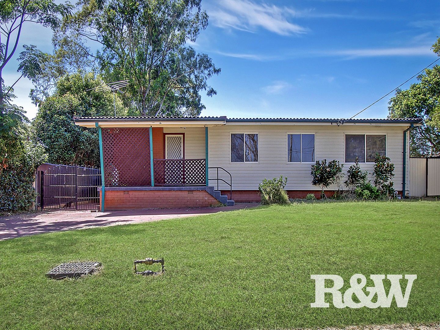 4 bedrooms House in 157 Carlisle Avenue HEBERSHAM NSW, 2770