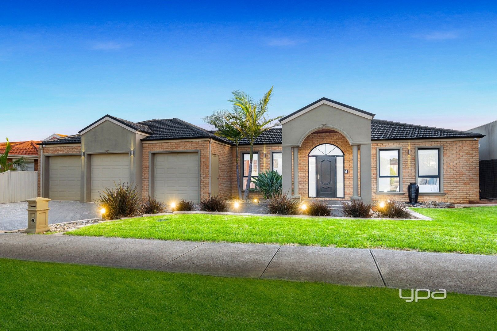 5 Duchess Court, Hillside VIC 3037, Image 0