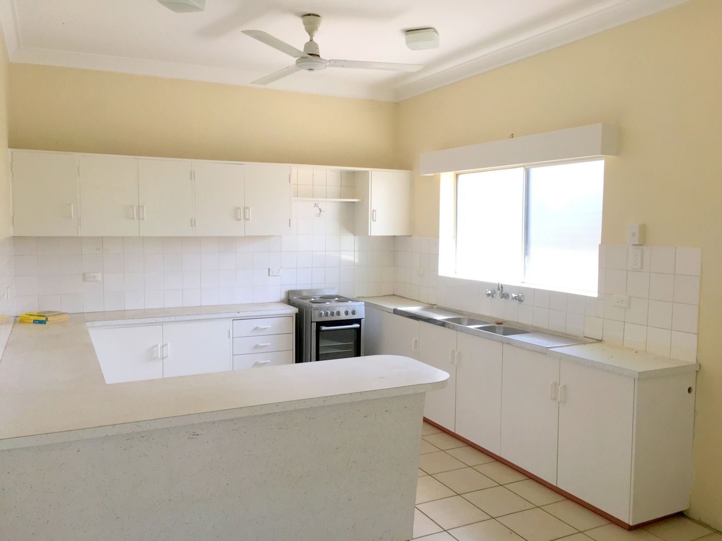 2/4 Floyd Court, Coconut Grove NT 0810, Image 1