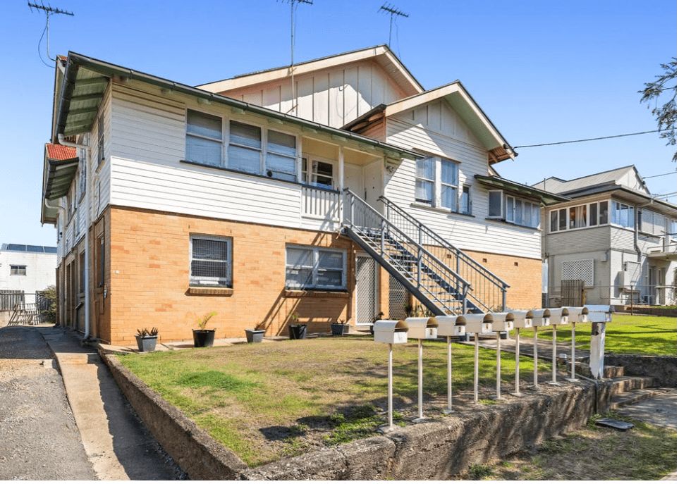 1 bedrooms House in 1/2 Hawthorne Street WOOLLOONGABBA QLD, 4102