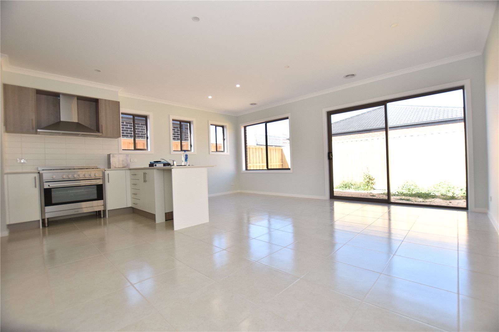 3 bedrooms House in 5 Moree Road POINT COOK VIC, 3030