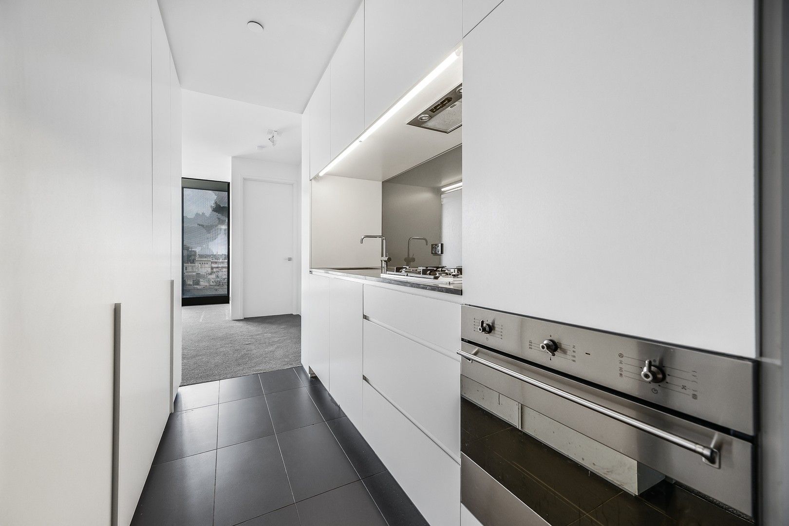 2 bedrooms Apartment / Unit / Flat in 504/7 King Street PRAHRAN VIC, 3181