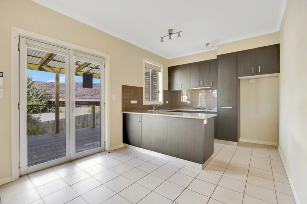 Additional image 3 of 2/13 New Street, Lakes Entrance VIC 3909