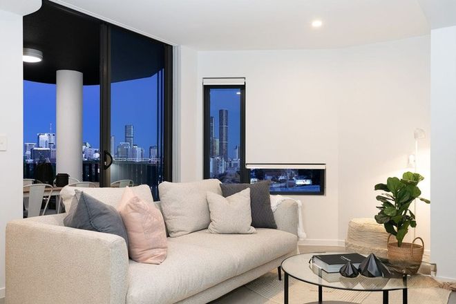 2202/21 Upper Clifton Terrace Red Hill 4059 - Image 3