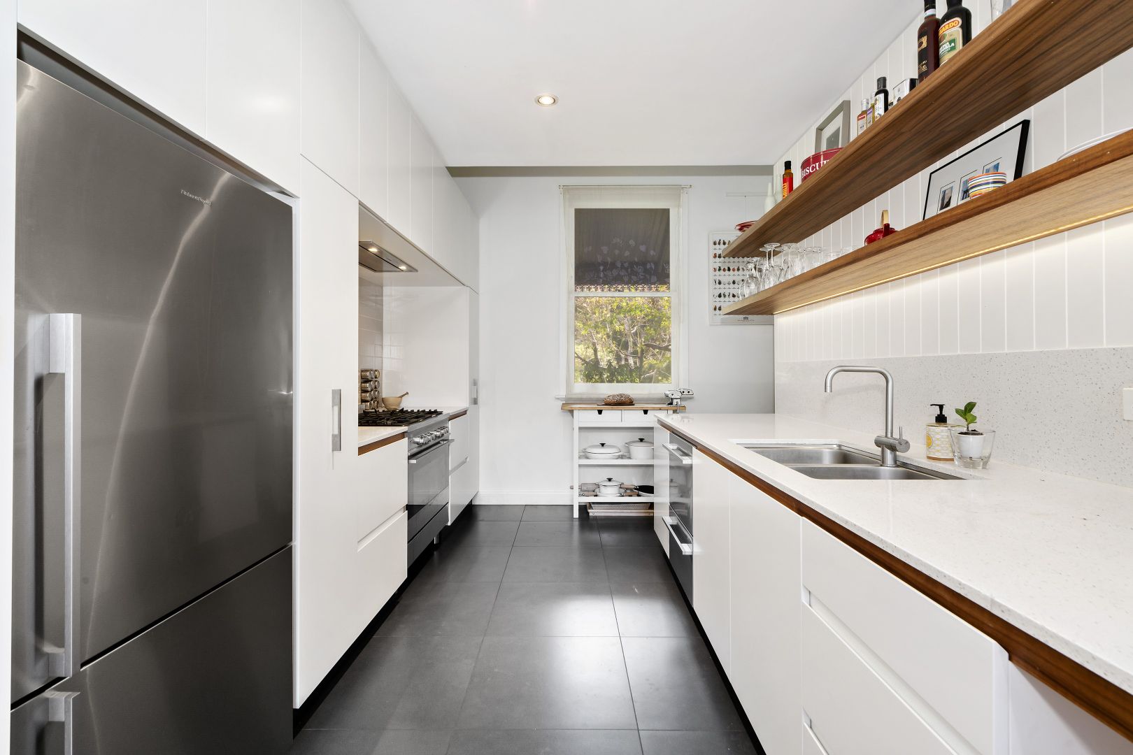 20 Medley Place, South Yarra VIC 3141, Image 2