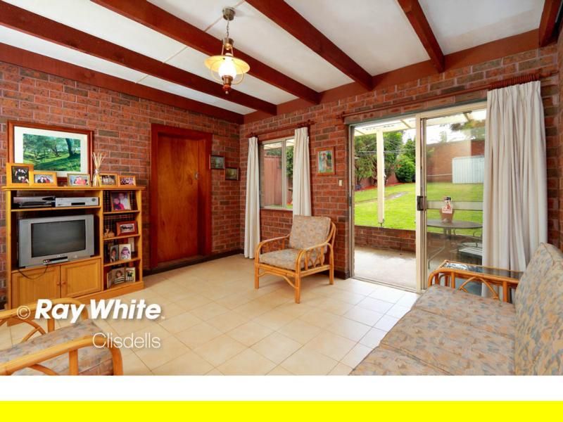 70 Lorraine Avenue, BARDWELL VALLEY NSW 2207, Image 2