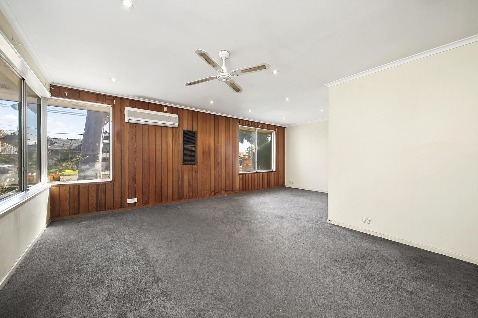 54 Raleigh Road, Milperra NSW 2214, Image 2